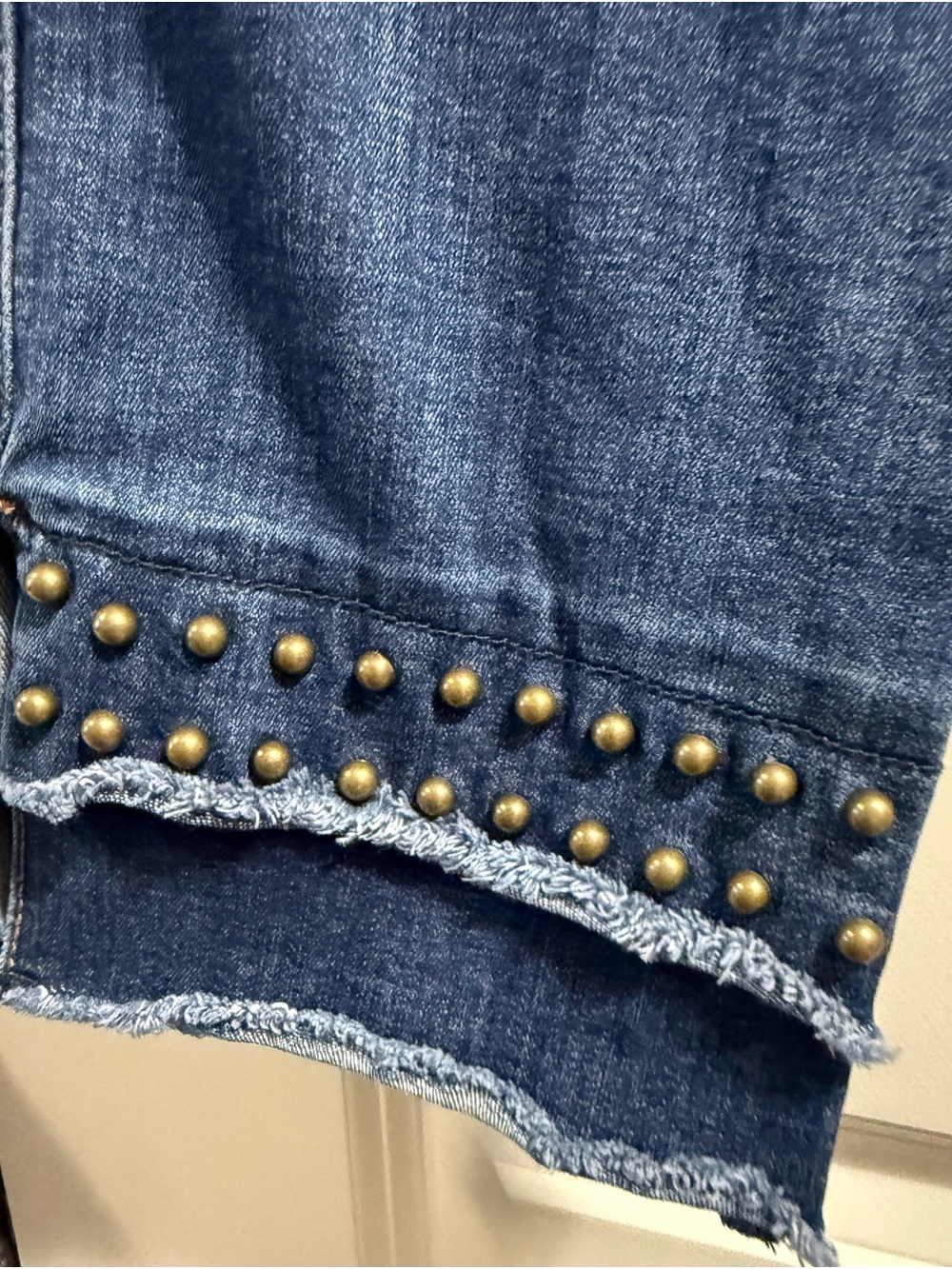 Democracy Women’s Double Layer Fray Hem Stud Jeans 2P - Picture 2 of 9